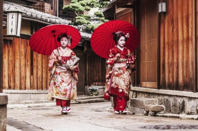 Kyoto Luxury Sake, Whisky and Cocktail Tour - Common questions