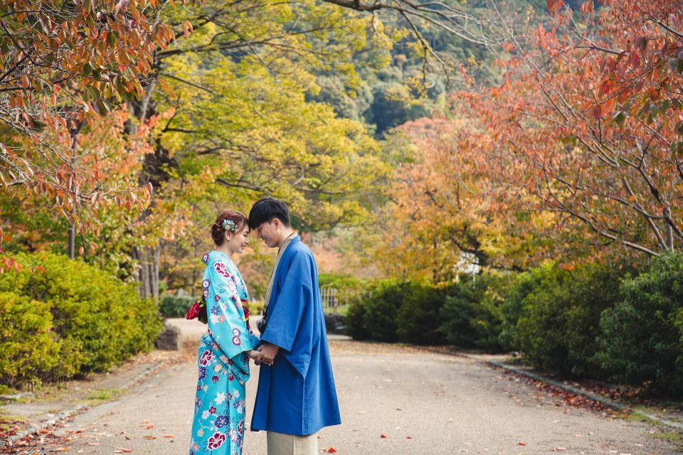 Kyoto: Private Photoshoot With a Vacation Photographer - Live Tour Guide Information