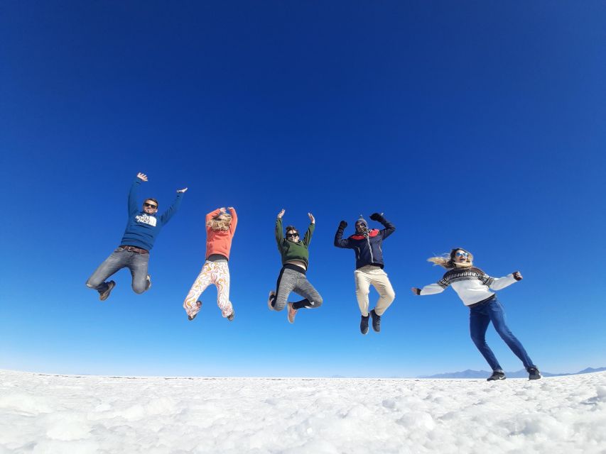 La Paz: Uyuni Tour Ending in Atacama Chile by Bus. - Common questions