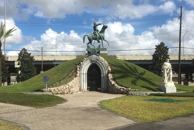 Lake Lawn Metairie Cemetery Walking Tour - Tour Booking Information