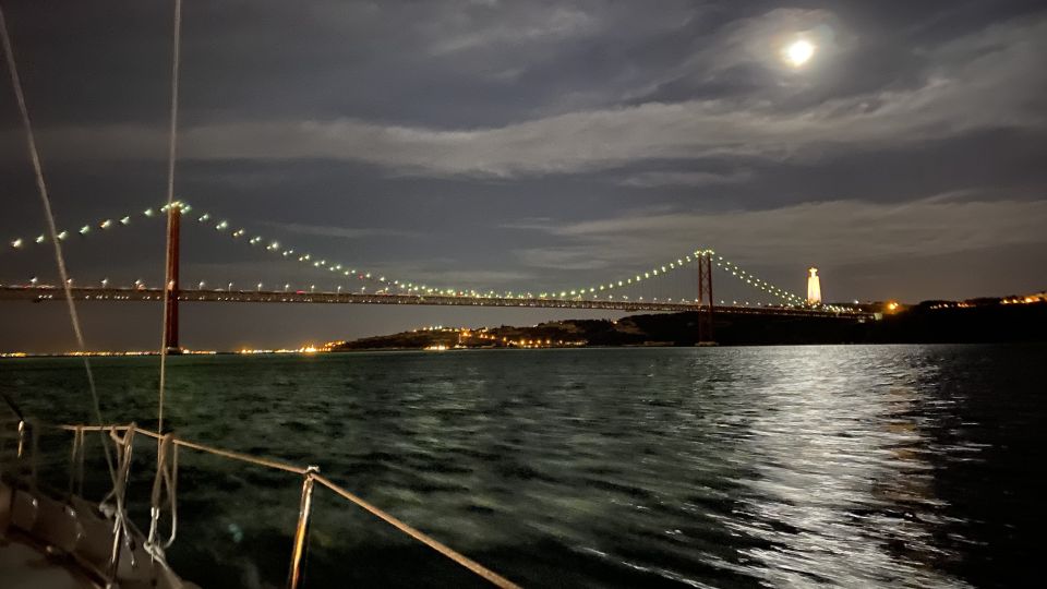 Lisbon: Exclusive Night Tour - Location and Departure Information