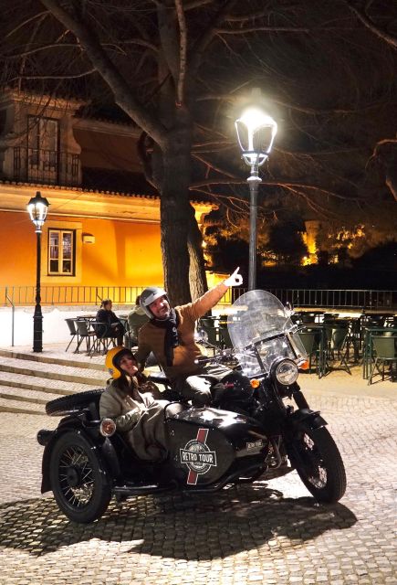 Lisbon : Private Motorcycle Sidecar Tour by Night - Ideal Spots for Romantic Moments
