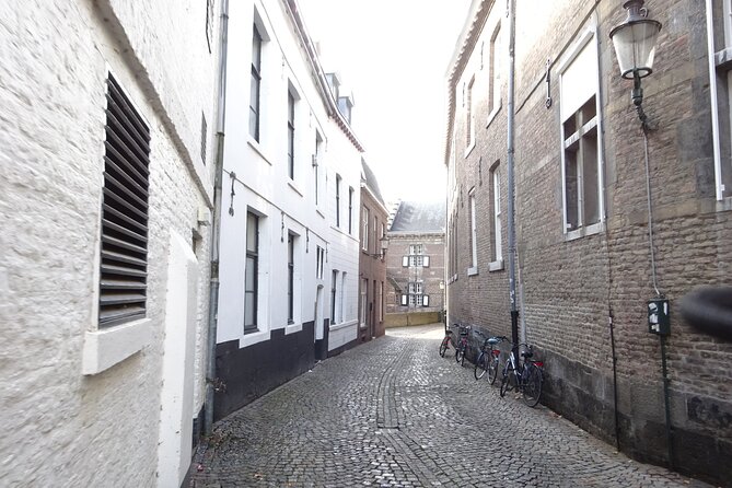 Maastricht Self-Guided Walking Tour & Scavenger Hunt - Directions