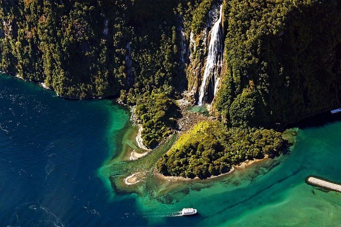 Milford Sound Scenic Flight and Nature Cruise - Nature Cruise Experience