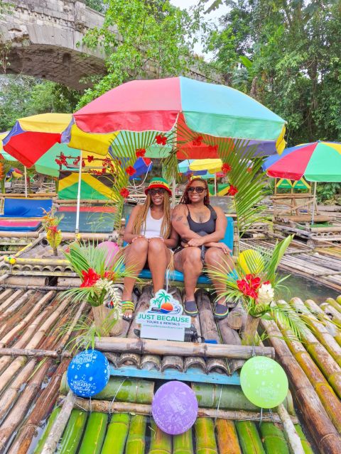 Montego Bay: Bamboo Rafting With Limestone Massage & Shoping - Souvenir Shopping
