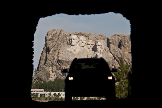 Mount Rushmore and Black Hills Bus Tour With Live Commentary - Custer State Park and Scenic Drives