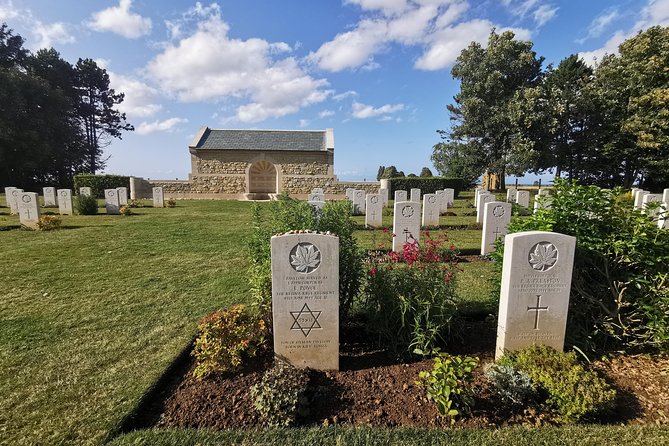 Normandy Landing Beaches Private Day Tour From Paris - Customer Satisfaction