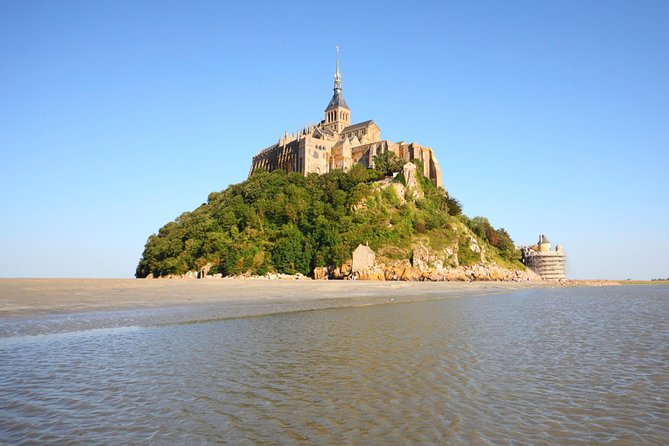 Normandy Loire Valley 3-Days Trip With Mont Saint Michel and Castles From Paris - Pickup Points and Locations