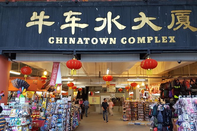 Nostalgic Chinatown of Singapore - Navigating the Vibrant Market Scene