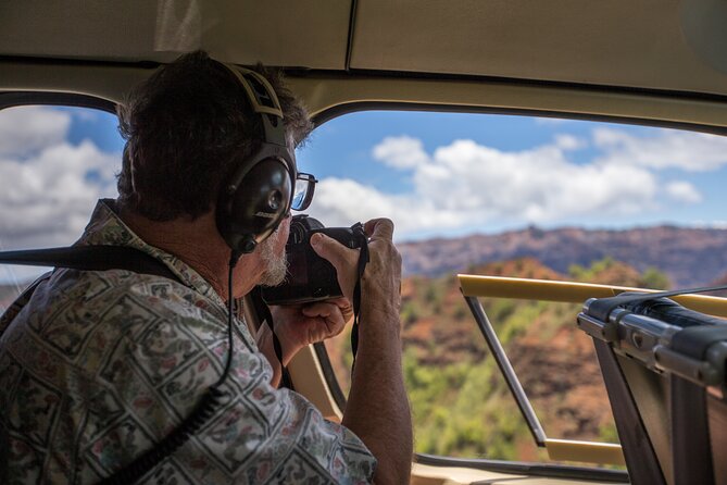 Olokele Canyon Helicopter Tour Including Canyon Landing Kauai - Background