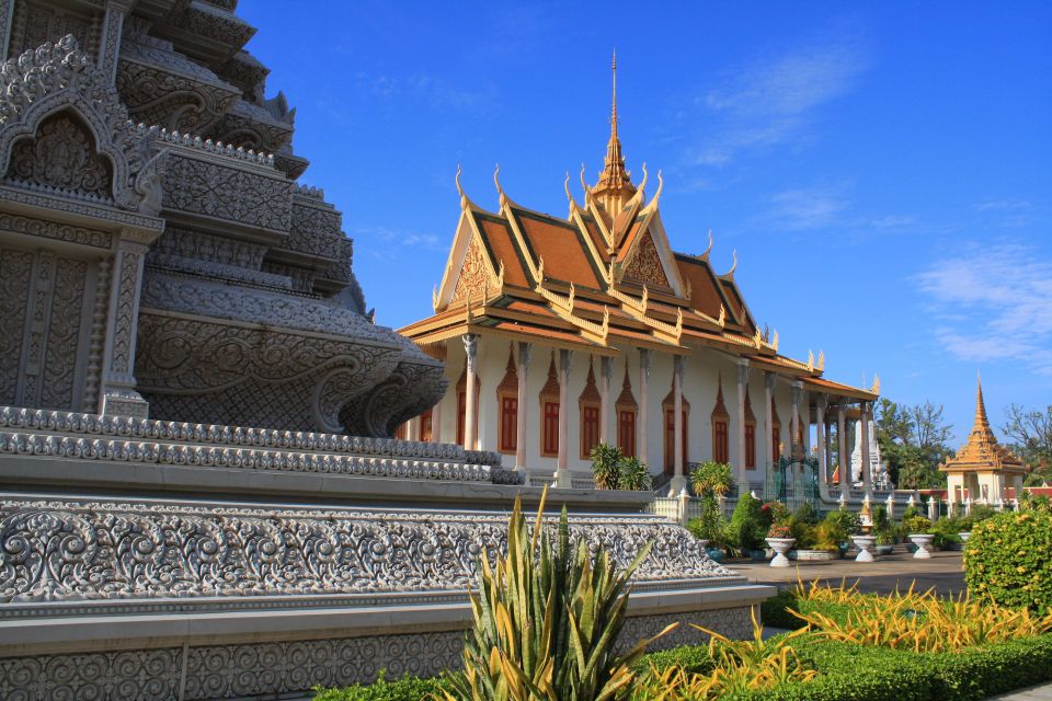 One Day Private Guide Tour History in Phnom Penh - Royal Palace