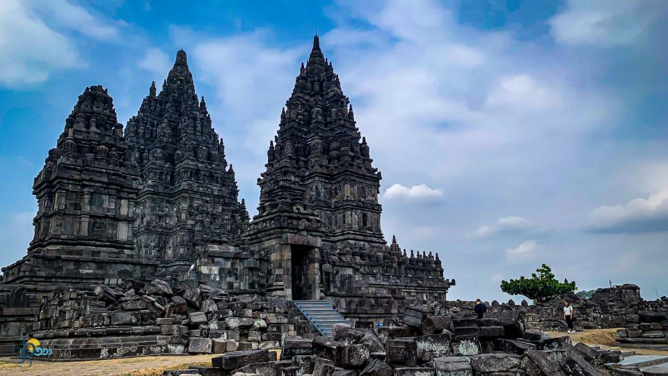 One Day Tour: Punthuk Setumbu - Borobudur Climb - Prambanan - Directions for Your One-Day Adventure