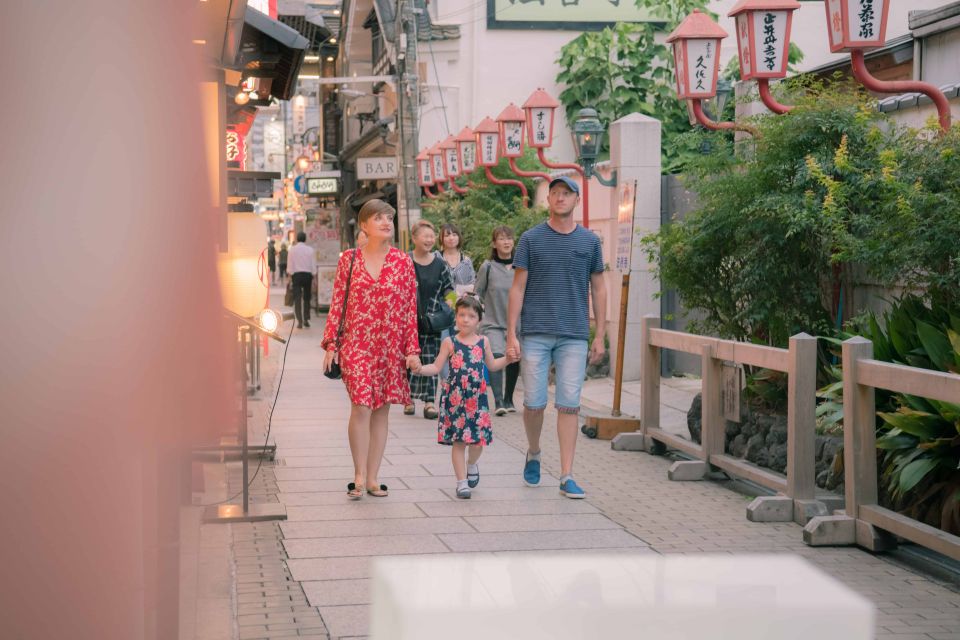 Osaka: Private Photoshoot With Professional Photographer - Live Tour Guides and Accessibility