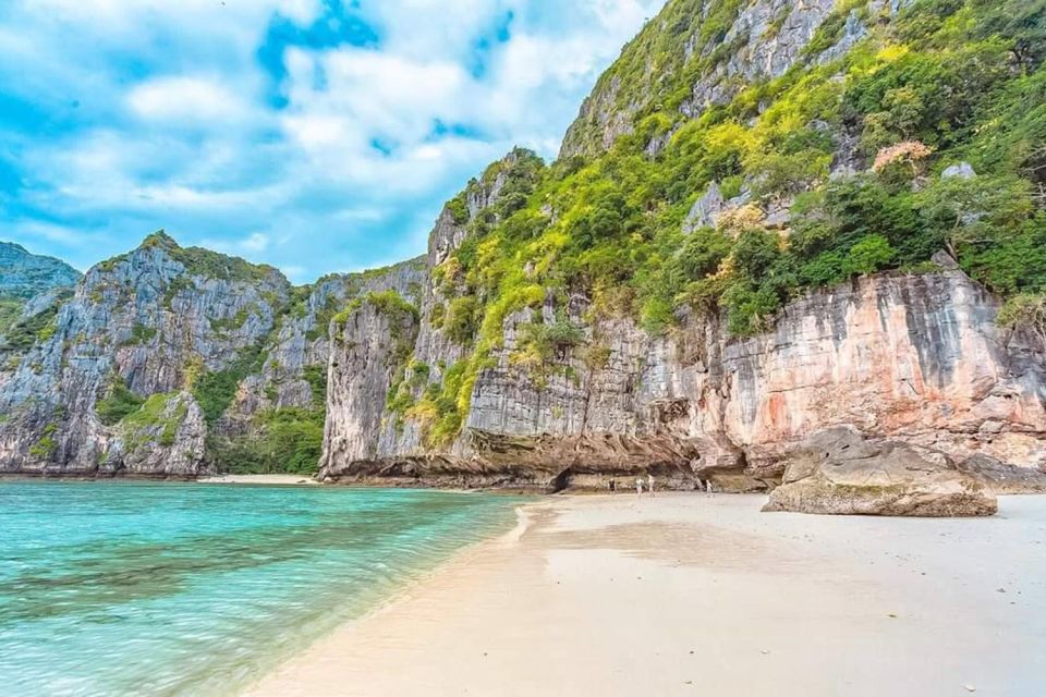 Phi Phi Island Bliss: A Tropical Adventure" - Common questions