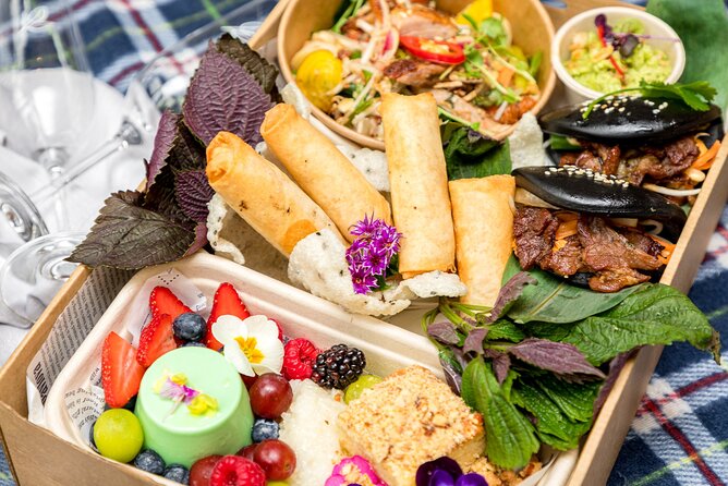 Picnic in the Royal Botanic Gardens for 2 - Common questions