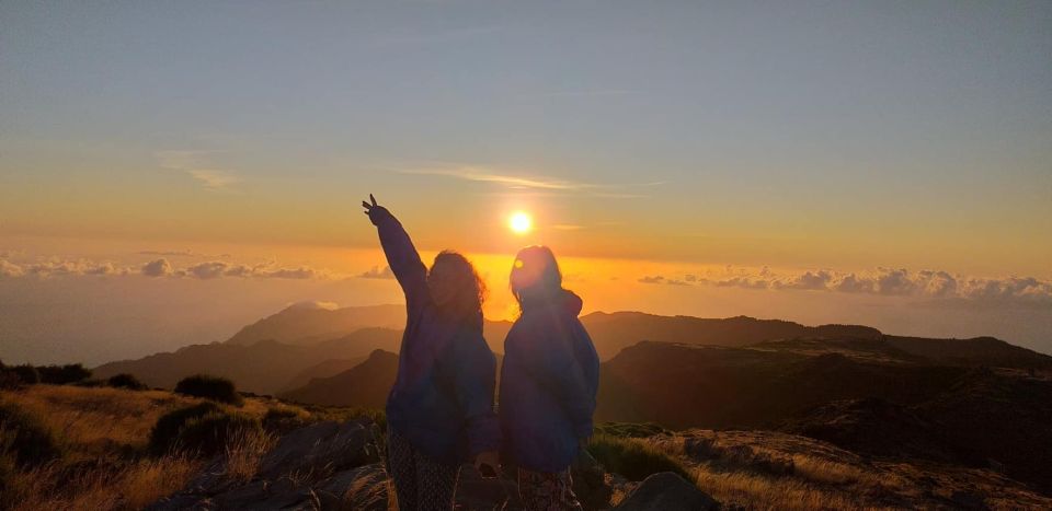 Pico Do Arieiro: Private 4x4 Sunrise Trip With Hot Drinks - Common questions