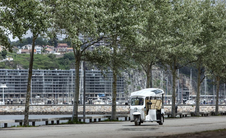 Porto: City to the Ocean Tuk-Tuk Tour - Meeting Points and Languages