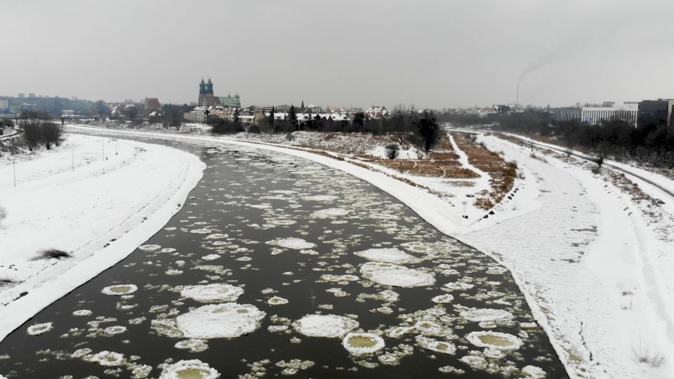 Poznań: Highlights Tour With Drone Video - Drone Regulations and Aerial Adventure