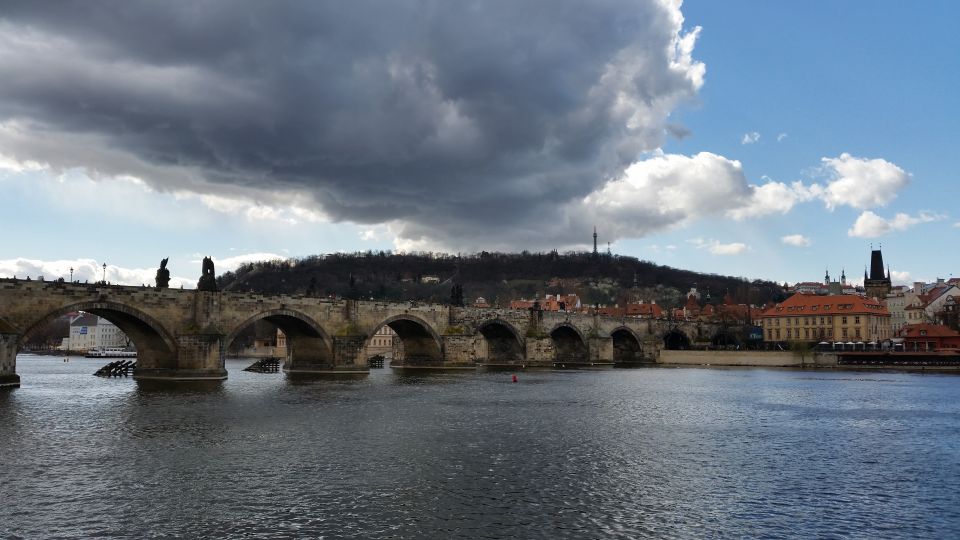 Prague: 1-Hour Vltava River Cruise - Common questions