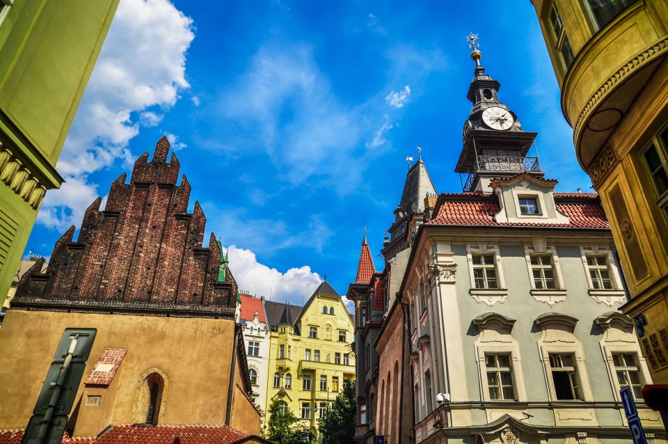Prague: Castle and Jewish Quarter Tour With Cruise and Lunch - Common questions
