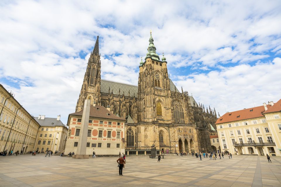 Prague: Castle Tour With Local Guide and Entry Ticket - Customer Reviews and Ratings