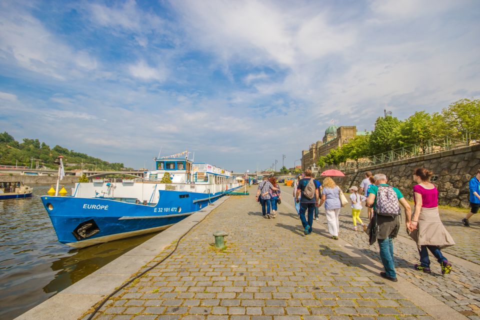 Prague: Guided Bus & Walking Tour With River Cruise & Lunch - Tour Itinerary