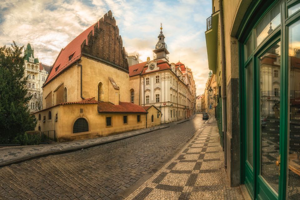 Prague: Old Town and Jewish Quarter 2-Hour Walking Tour - Meeting Point and Directions
