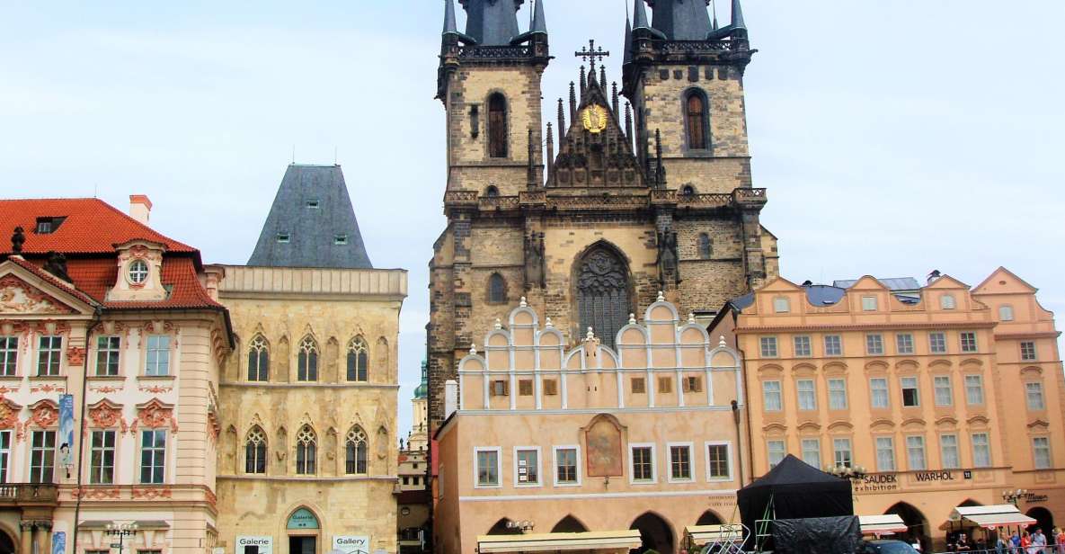 Prague: Tailored Sightseeing Tour in French - Common questions