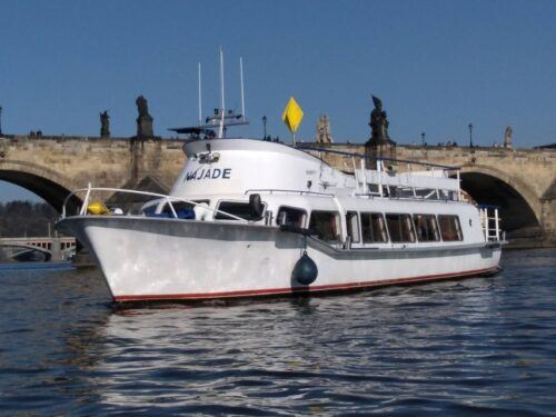 Prague: Vltava River Private Boat Party With Drinks - Background