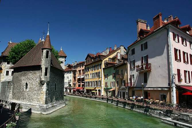 Private 2-Hour Walking Tour of Annecy With Official Tour Guide - Booking Process