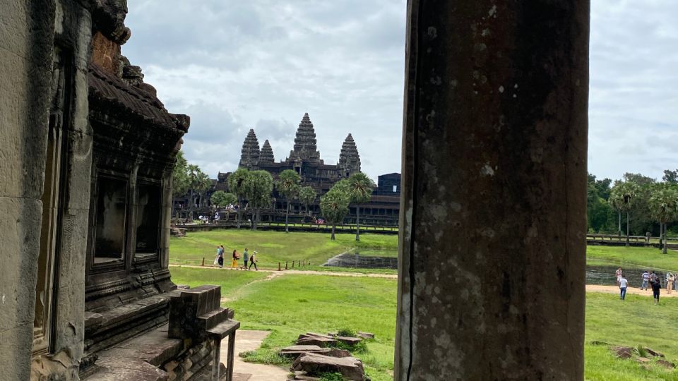 Private Angkor Wat and Jungle Temple Tour - Thommanon Temple