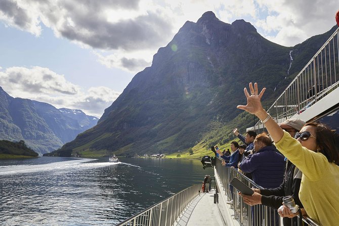 Private Guided Tour to Oslo - Nærøyfjord Cruise & Flåm Railway - Common questions