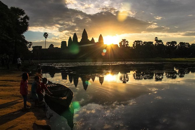 Private One-Day Tuktuk Small Tour of the Oldest Angkor Temples - Common questions