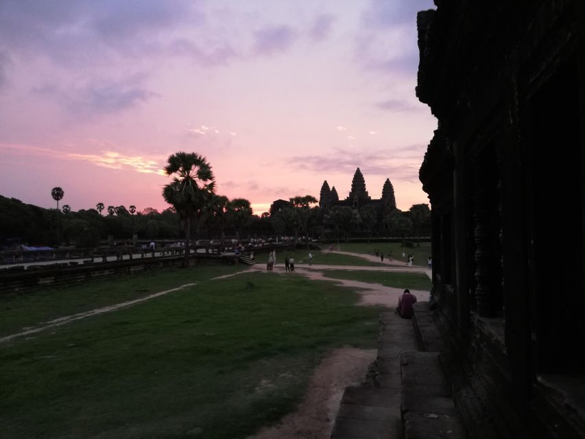 Private Sunrise Tour: Angkor Wat, Bayon and Ta Prohm Temple - Common questions