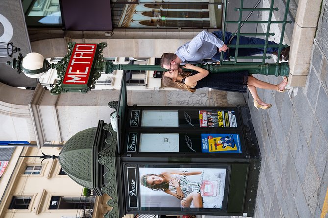 Professional Photo Shoot Walking Tour in Central Paris - Common questions