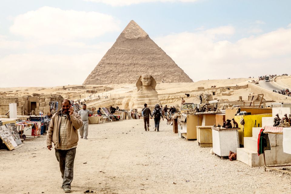 Pyramids of Giza and Great Sphinx: Private Half-Day Tour - Live Tour Guide Options