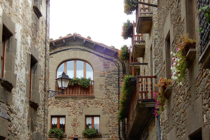 Pyrenees Medieval Village Hike From Barcelona - Common questions