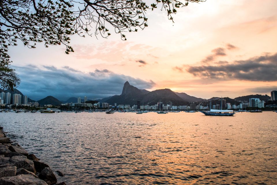 Rio: Guanabara Bay 2-Hour Boat Tour - Common questions