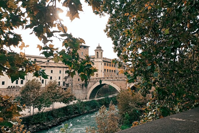 Rome Trastevere Food Tour by Night With Wine Tasting and Guided Sightseeing - Detailed Tour Itinerary