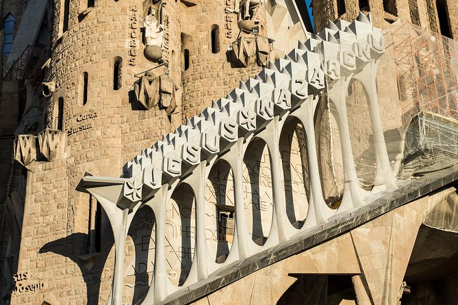 Sagrada Familia Private Guided Tour With Skip the Line Tickets - Historical and Cultural Significance