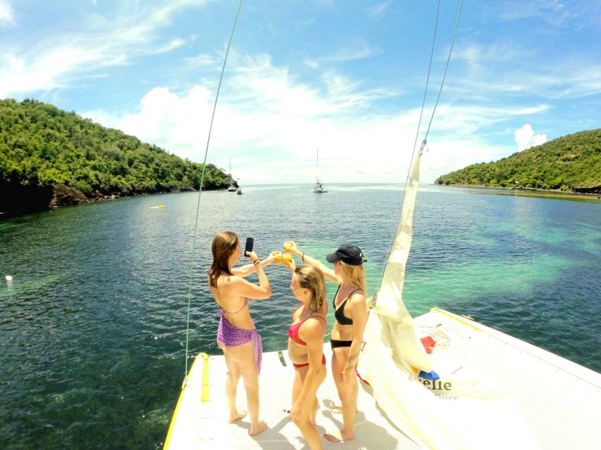 Sailing Catamaran in La Baie Des Saintes - Directions