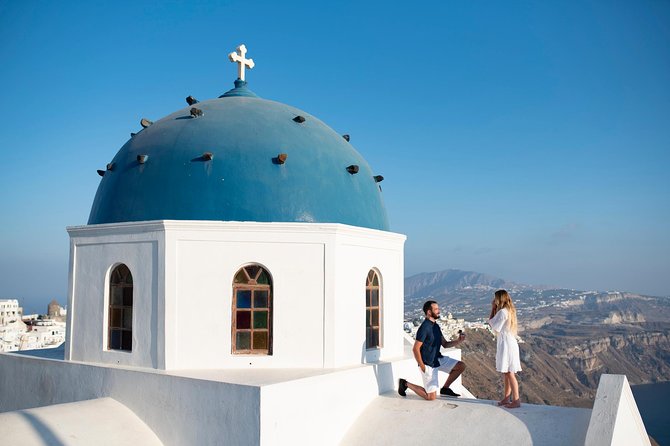 Santorini Walking Tour With a Personal Photographer - Professionalism