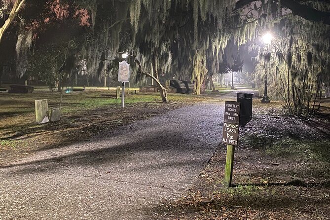 Savannah Ghost Tour for Adults ALL Alcoholic Drinks Included - General Tour Information