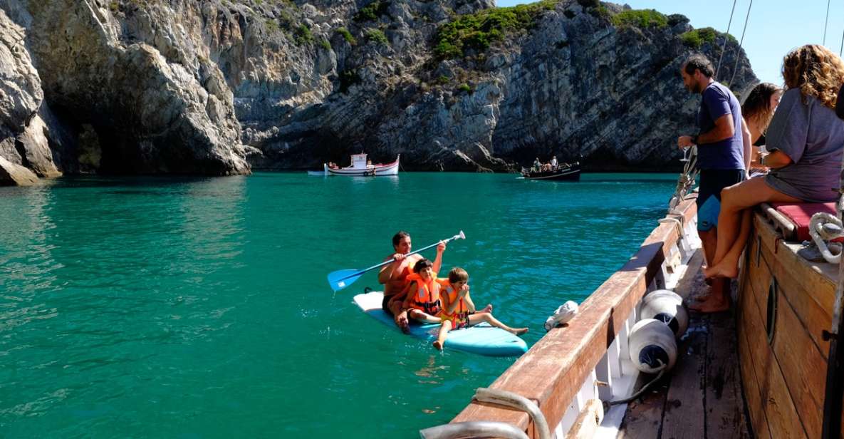 Sesimbra: Cliffs, Bays & Beaches Aboard a Traditional Boat - Directions for Participation