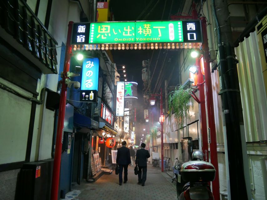 Shinjuku: Deep Bar & Gourmet Tour to Kabukicho Golden Gai - Common questions