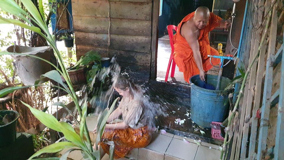 Siem Reap Cambodian Buddhist Water Blessing and Local Market - Directions for Water Blessing
