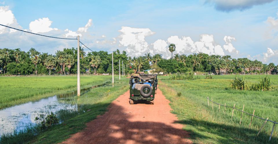 Siem Reap: Private Angkor and Floating Village Jeep Trip - Live Tour Guides and Transportation