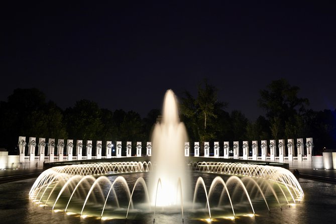 Small Group National Mall Night Tour With 10 Top Attractions - Guides and Guest Satisfaction