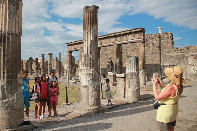 Small Group Pompeii Positano & Amalfi With Boat Ride From Rome - Memorable Lunch Experience