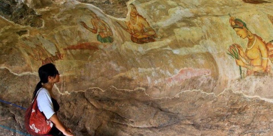 Sri Lanka's Ancient Wonders: Sigiriya Rock and Polonnaruwa - Common questions